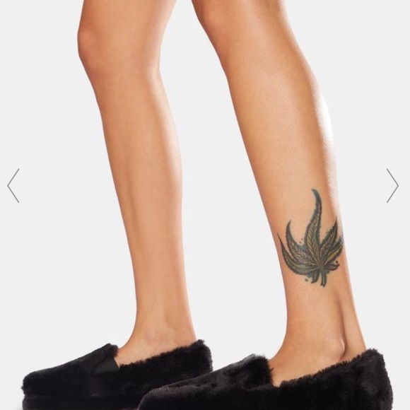 Dollskill fuzzy slip ons - Picture 2 of 2